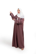 Signature Doriya Check Abaya